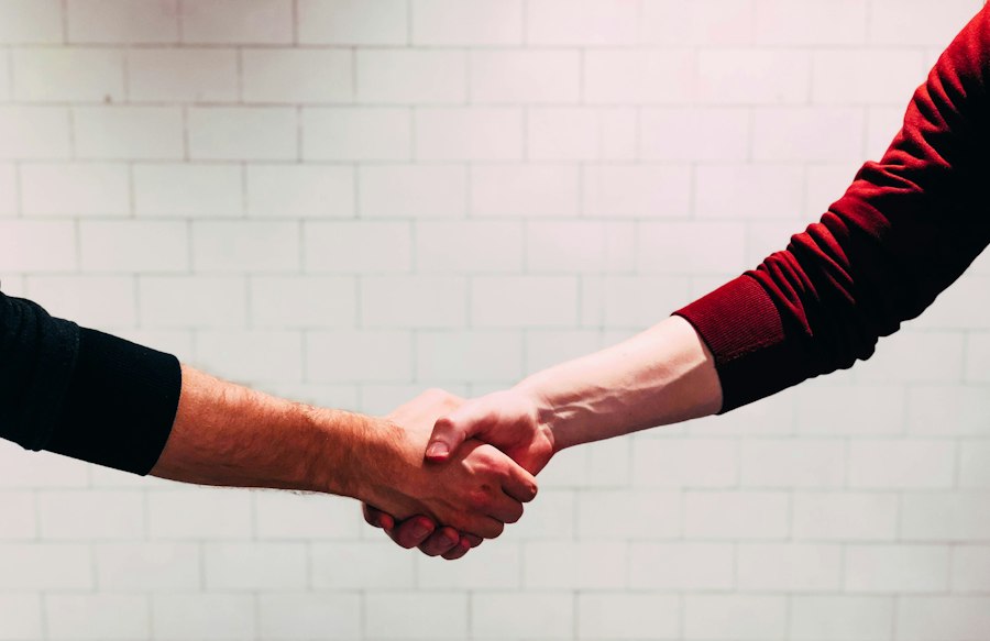 Photo trustworthy business relationships