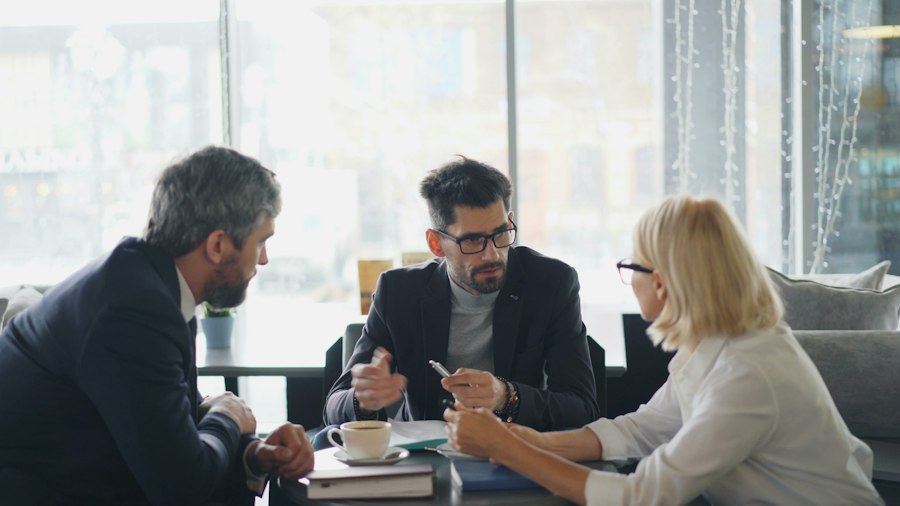 Photo business meeting tips